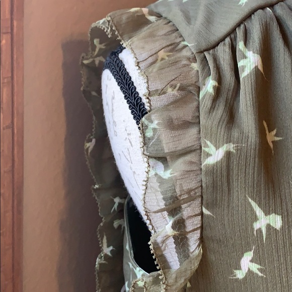 Hummingbird Design on Lightweight Dress - Picture 14 of 16